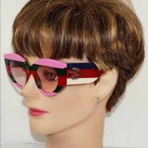 NEW AUTH GUCCI CAT EYE PINK STRIPES GOLD LOGO. 🤩